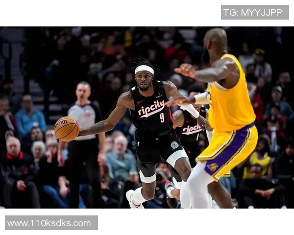 杰拉米格兰特：在NBA赛场上崭露头角的全能球员与未来之星